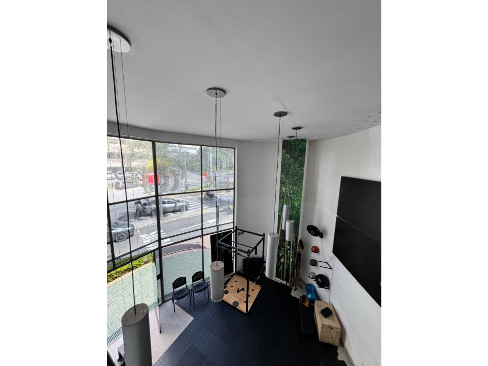 Venta de local con excelente visibilidad en El Poblado — foto 2