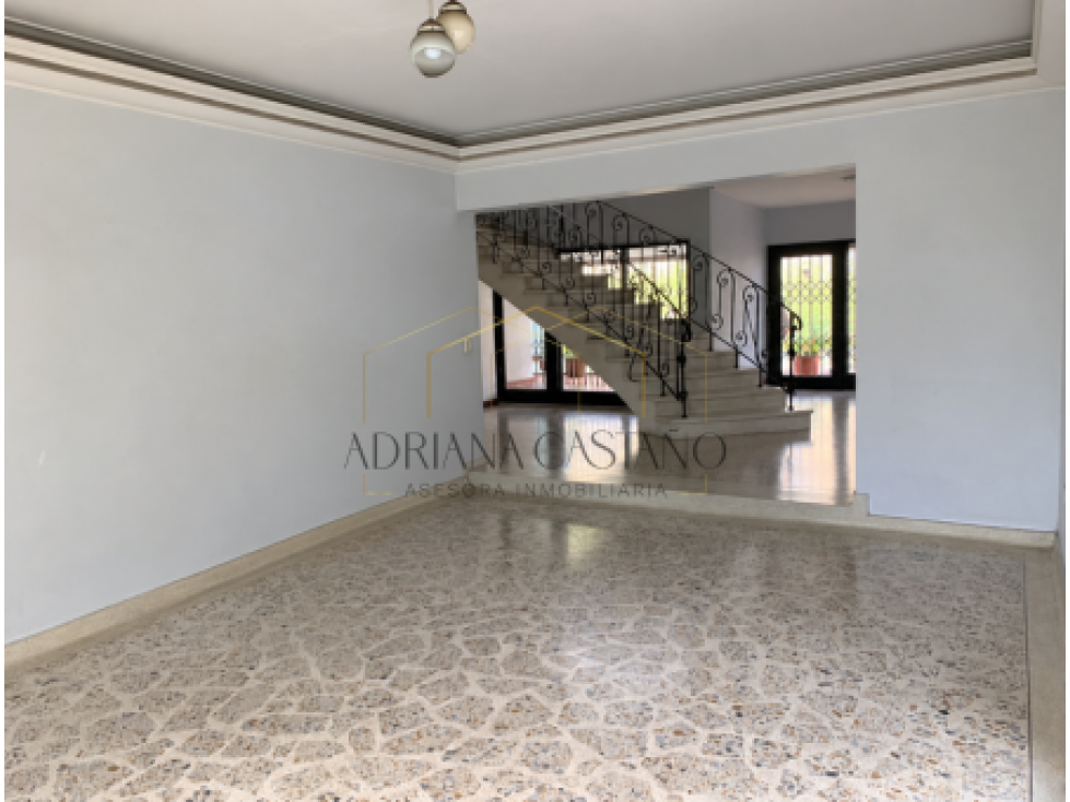 Venta de casa-lote en la Aguacatala, para desarrollo comercial - 1