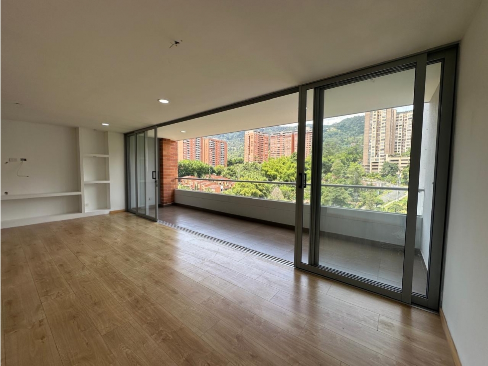 Venta de apartamento en la loma de las brujas, vista verde — foto 4