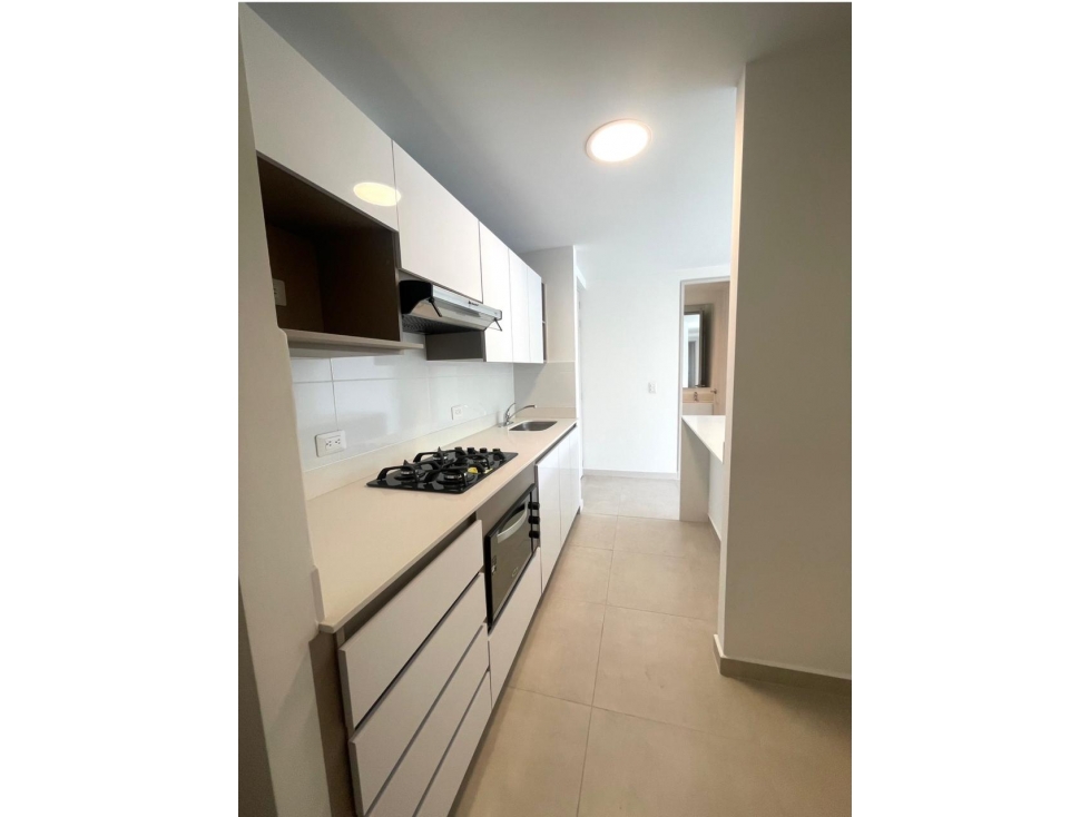 ARRIENDO APARTAMENTO POBLADO CASTROPOL — foto 4
