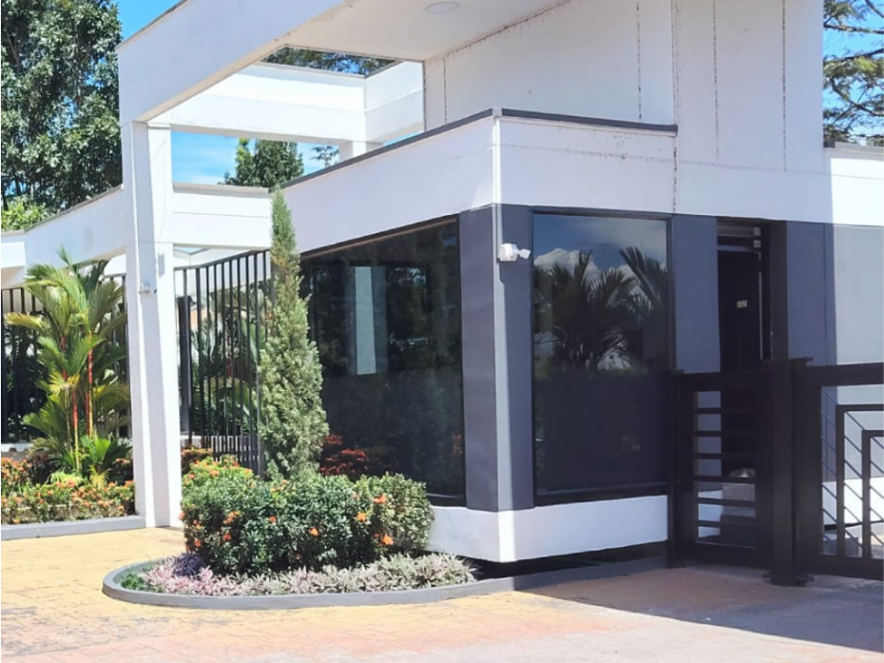 BRO venta de lote en Condominio Santafiora 1.400 m2 - 2