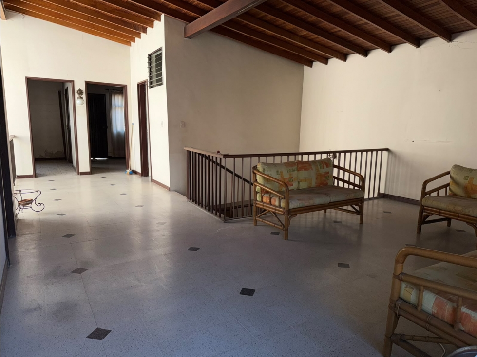 casa en venta laureles sector simon bolivar (A)