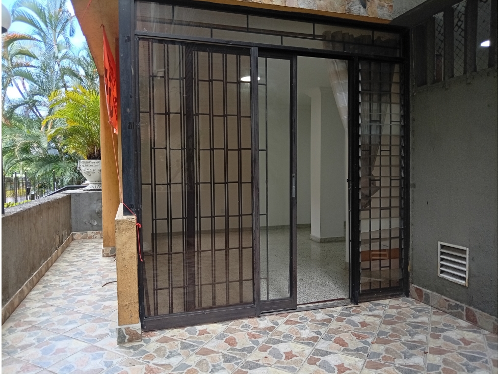 Amplio Apartamento En Venta en Ferrini cerca a la Av 80