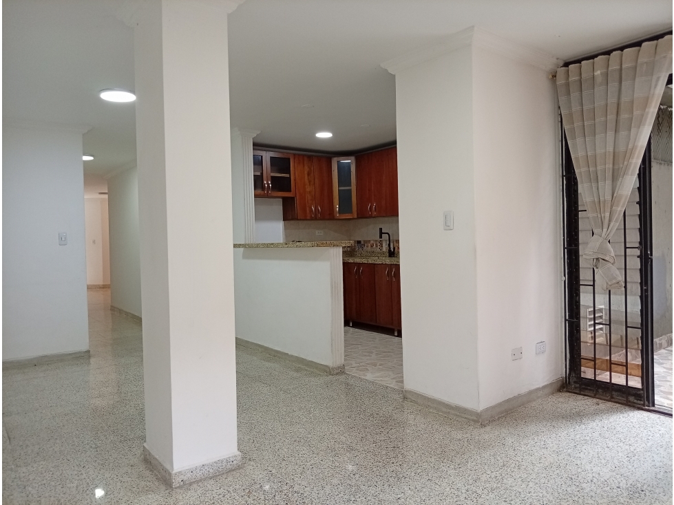 Amplio Apartamento En Venta en Ferrini cerca a la Av 80 — foto 3