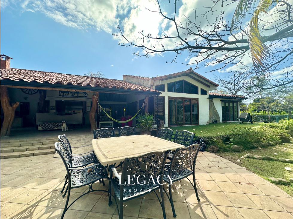 Casa con piscina en venta Coronado Golf