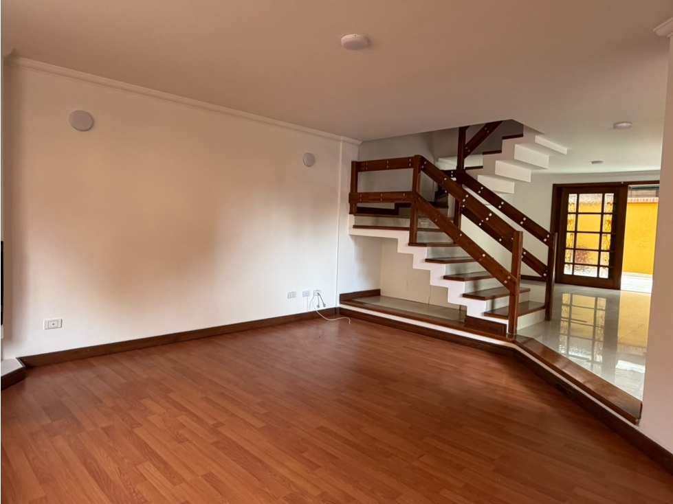 Amplia Casa Familiar en Chia- Venta o Arrendamiento — foto 3