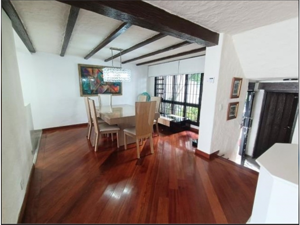 VENTA DE INCREIBLE CASA EN SANTA BARBARA