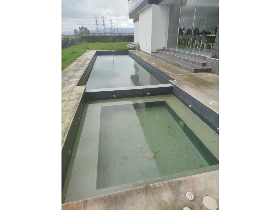 VENTA DE ESPECTACULAR CASA EN COTA