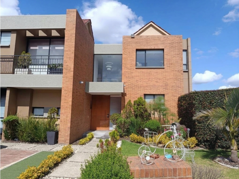 VENTA DE ESPECTACULAR CASA EN FONTANAR