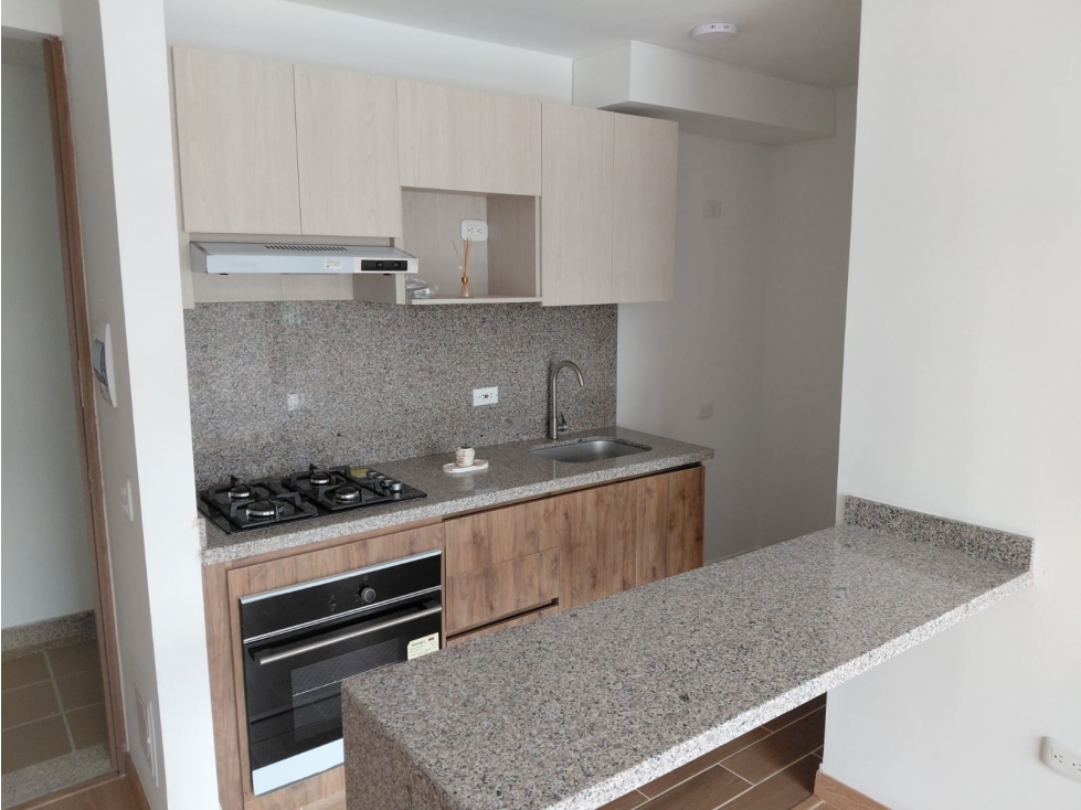 ARRIENDO FANTASTICO APARTAMENTO FONTANAR — foto 2