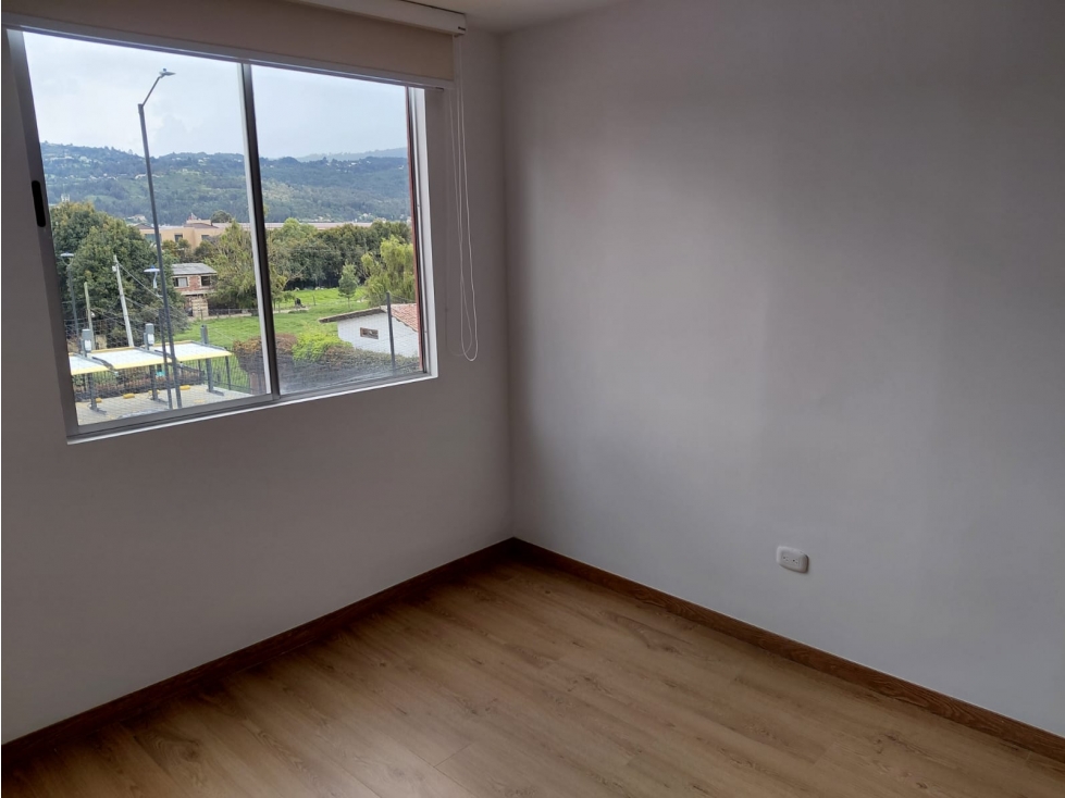 ARRIENDO FANTASTICO APARTAMENTO FONTANAR — foto 6