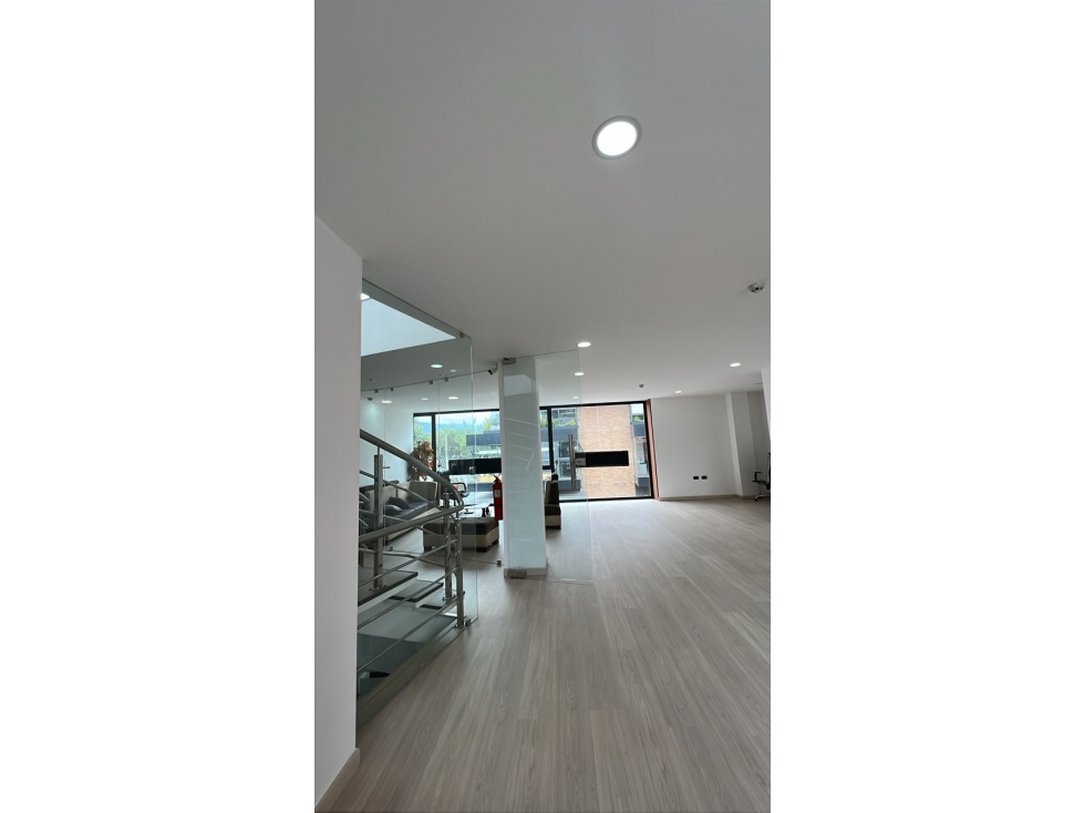 ÚLTIMOS 73m² DISPONIBLES EN EXCLUSIVA ZONA CORPORATIVA DE CUENCA