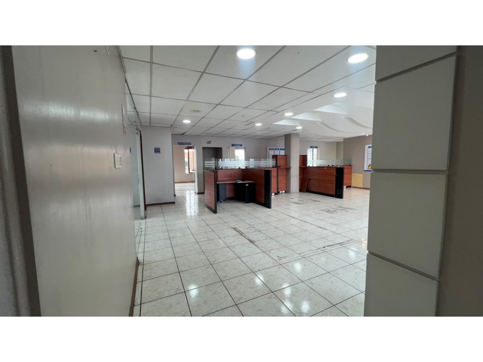 PLANTA CORPORATIVA EN RENTA | REMIGIO CRESPO, CUENCA