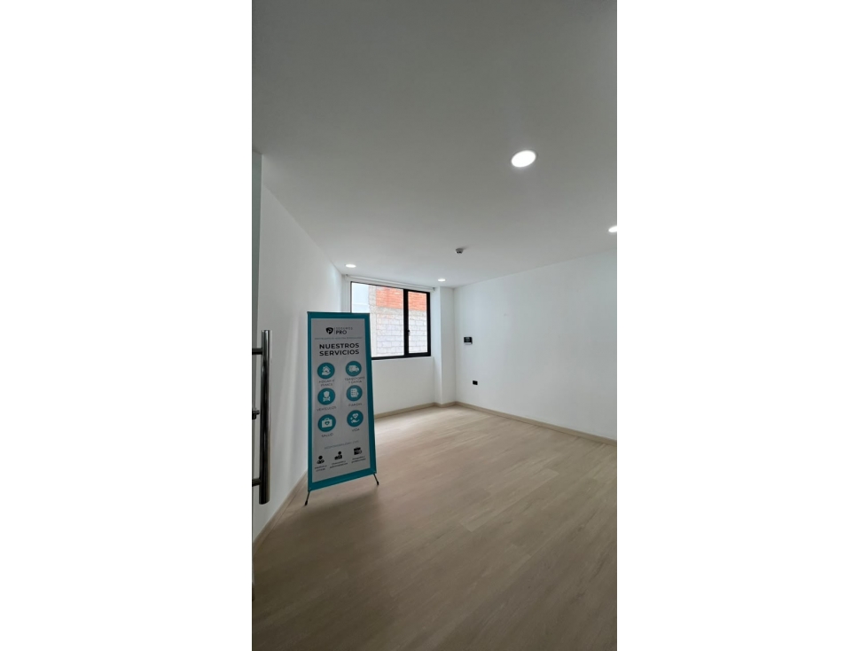 OFICINA DE 19 m² EN RENTA SECTOR CORPORATIVO DE CUENCA — foto 2