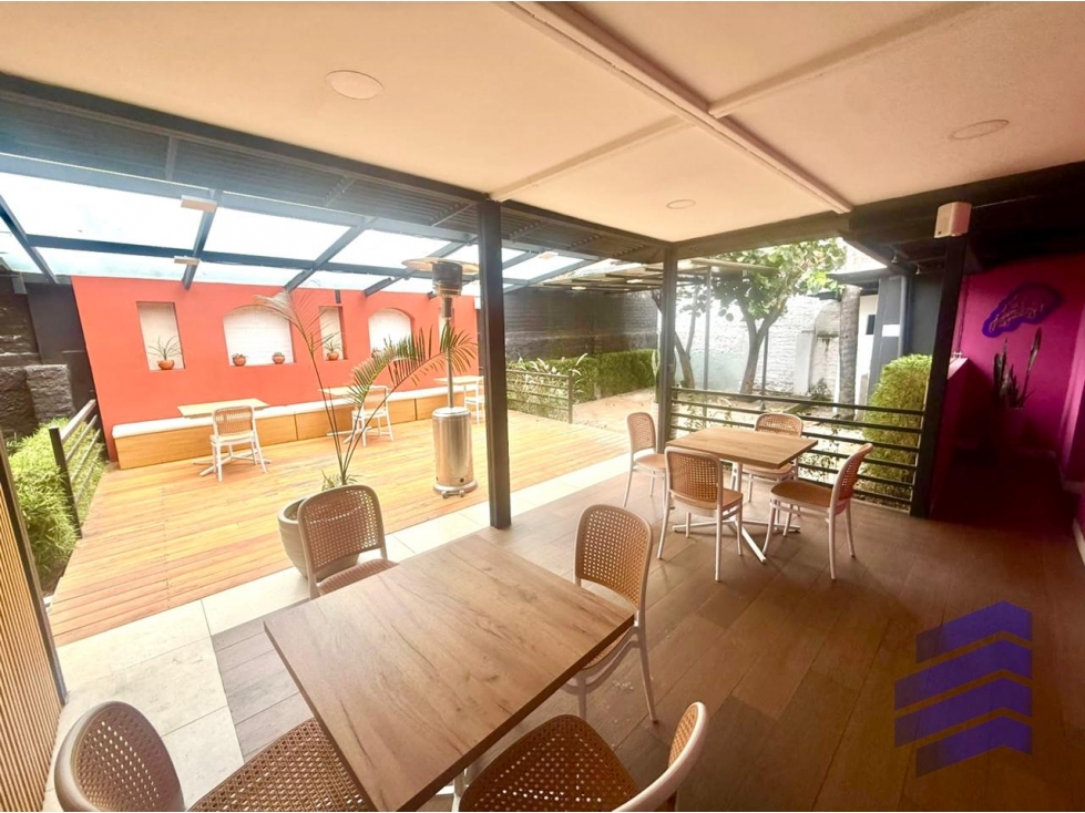 LOCAL COMERCIAL EN RENTA EN CUENCA | 300 M² | EXCELENTE UBICACIÓN — foto 3