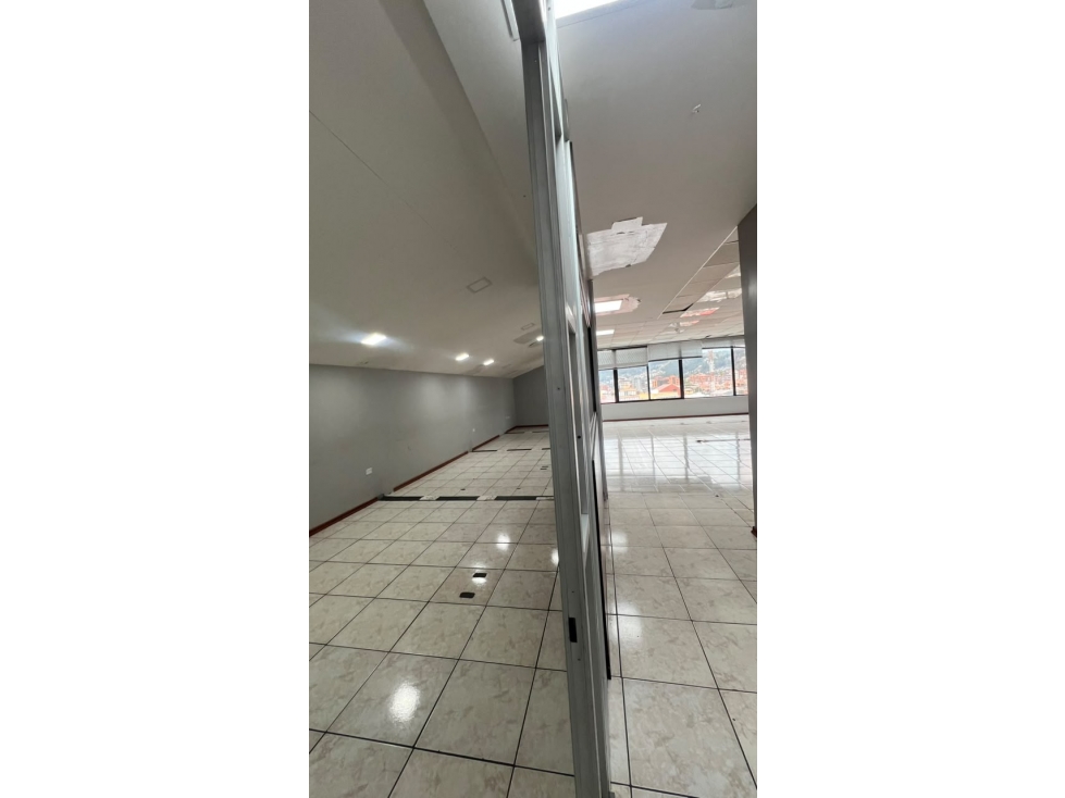 PLANTA CORPORATIVA EN RENTA | CUENCA — foto 2