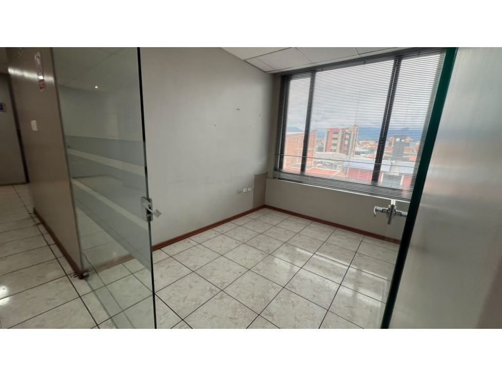 PLANTA CORPORATIVA EN RENTA | REMIGIO CRESPO, CUENCA — foto 3