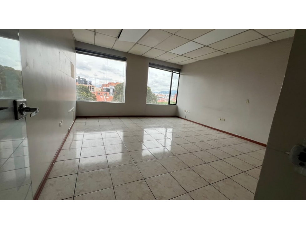 PLANTA CORPORATIVA EN RENTA | REMIGIO CRESPO, CUENCA — foto 6