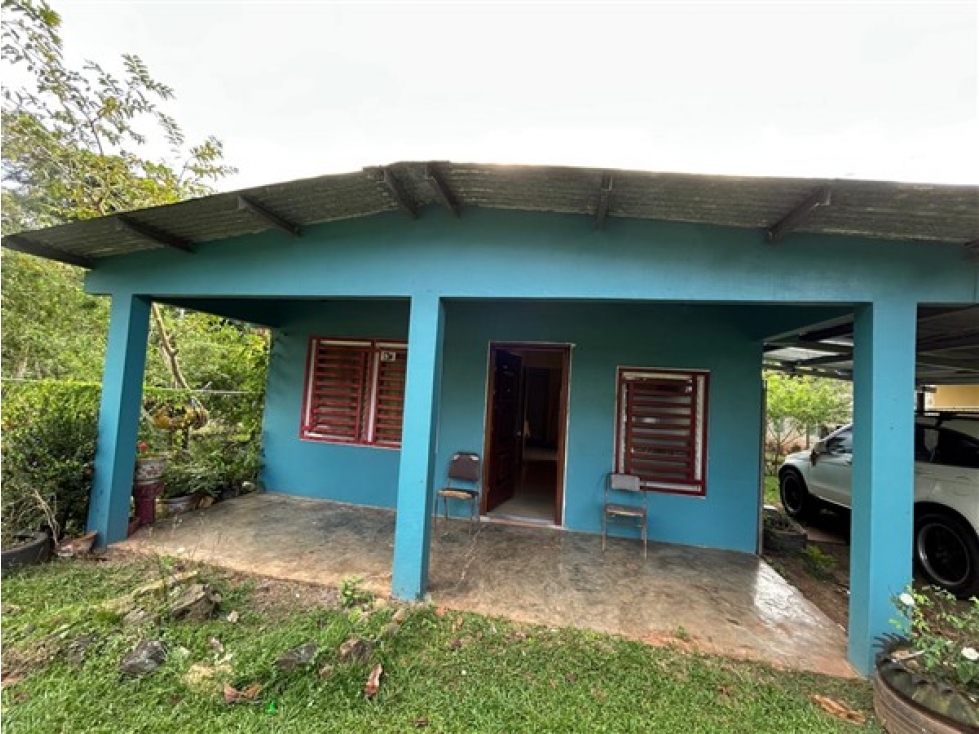 Casa en Alquiler con amplio terreno en Capira!
