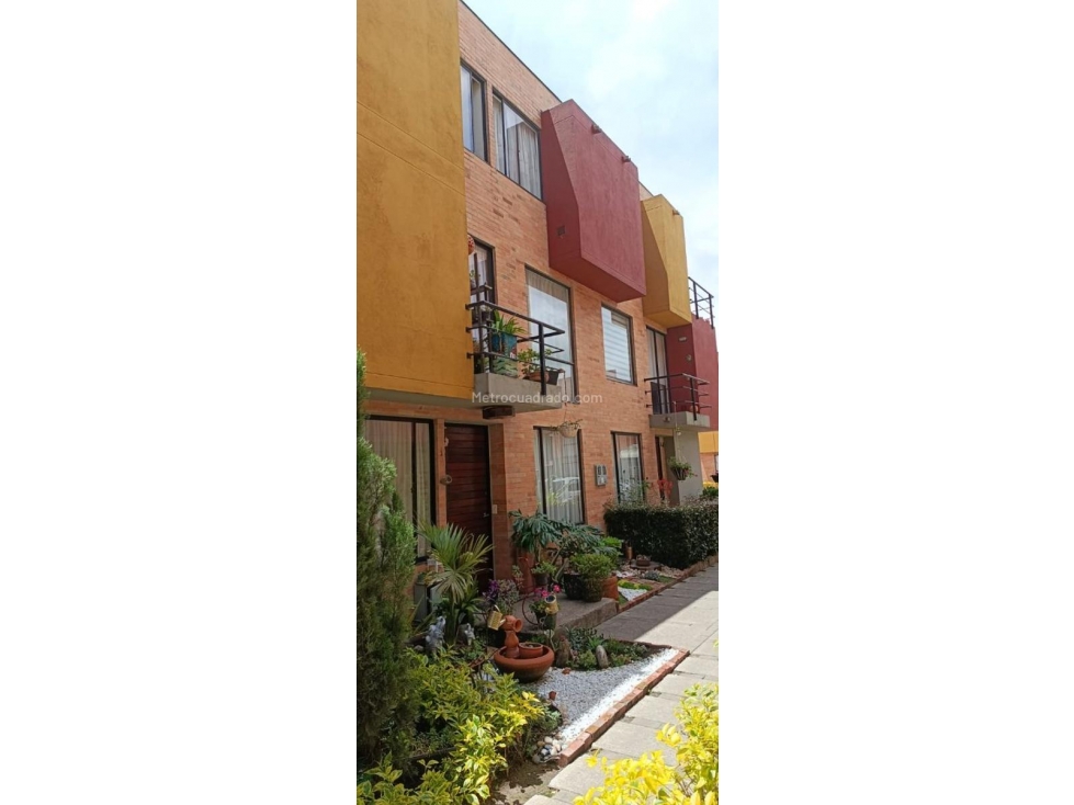 ¡ME VENDEN! SOY UNA LINDA CASA UBICADA EN MOSQUERA — foto 2