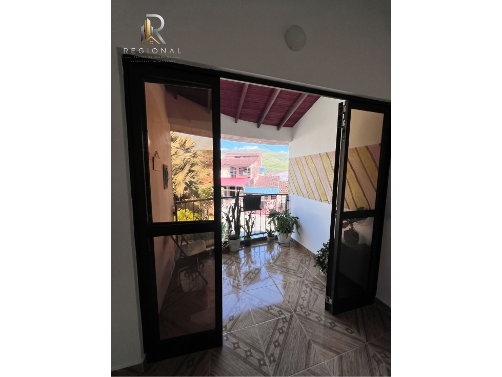 VENTA DE APARTAMENTO AMPLIO - SEGUNDO PISO - 3