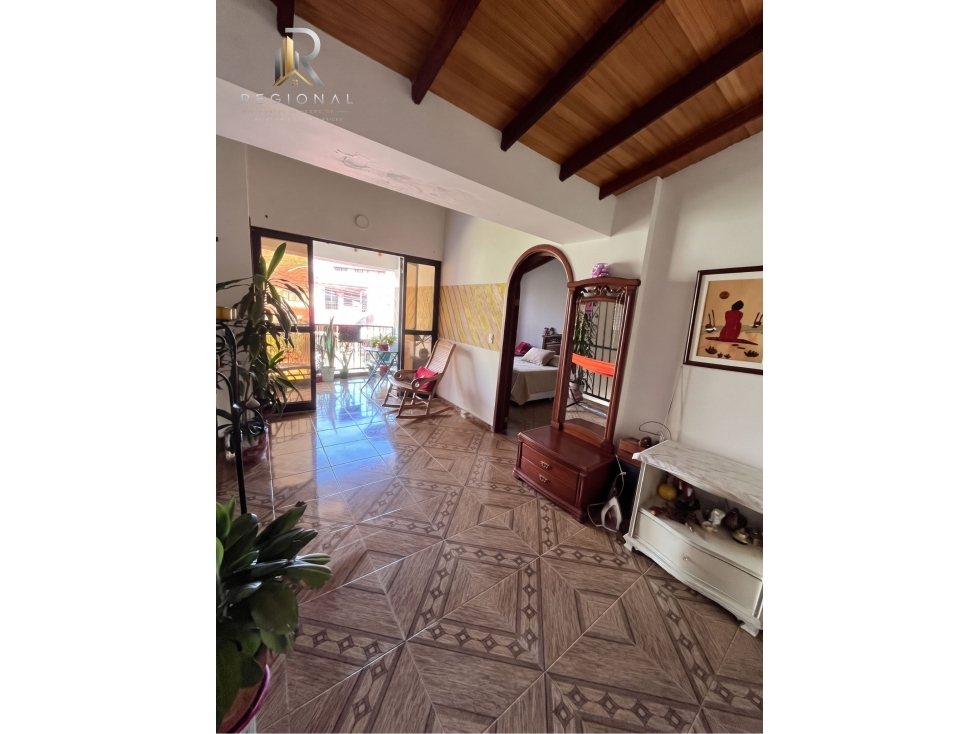VENTA DE APARTAMENTO AMPLIO - SEGUNDO PISO - 4