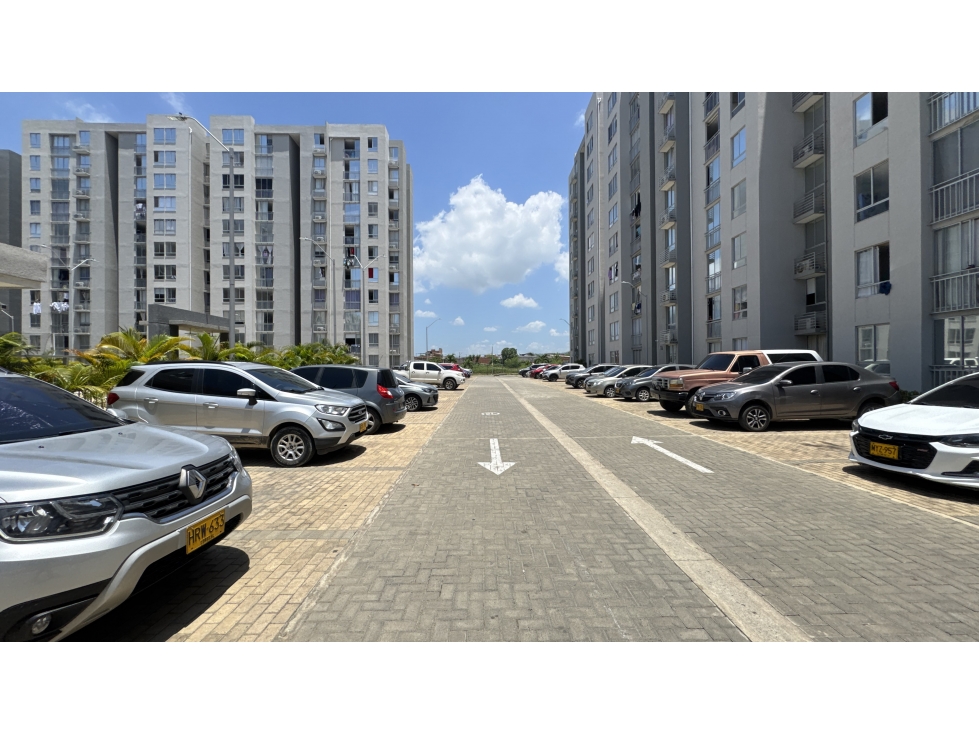 Apto casi nuevo en CR Celeste Parque Heredia-Cartagena