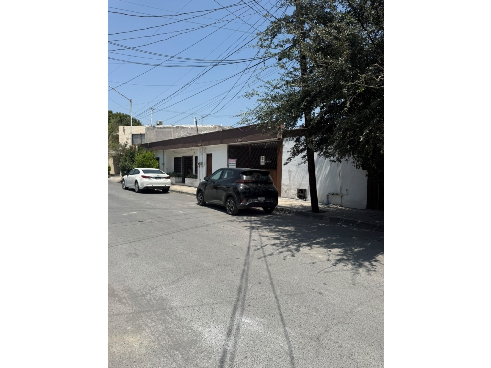 VENTA CASA DE UNA PLANTA CON 4 DEPARTAMENTOS EN MITRAS NORTE