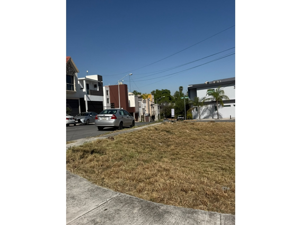 VENTA TERRENO EN CUMBRES ELITE - 2