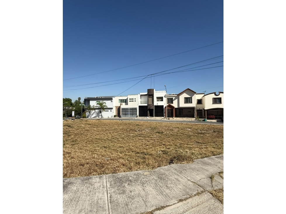 VENTA TERRENO EN CUMBRES ELITE - 3