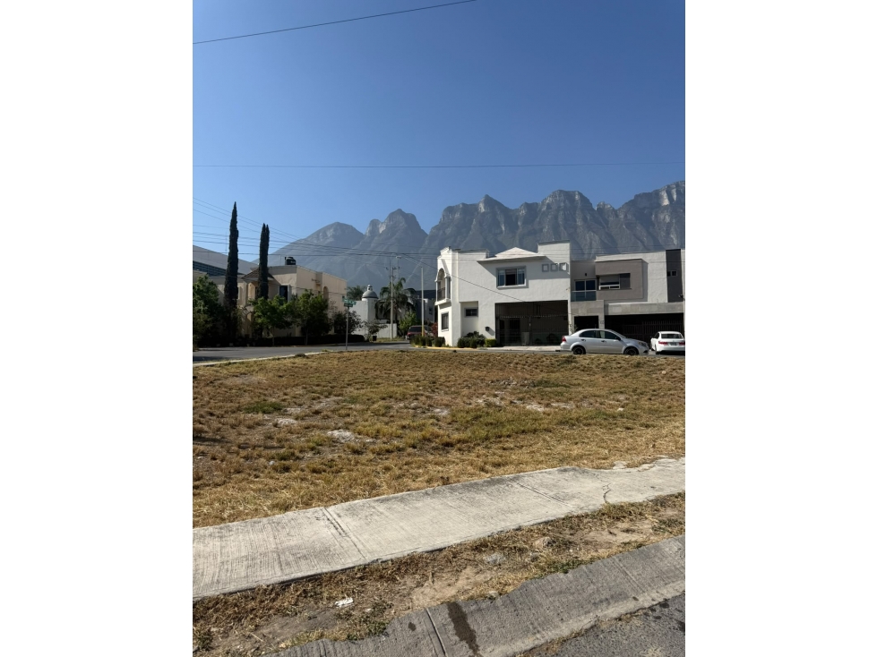 VENTA TERRENO EN CUMBRES ELITE - 4