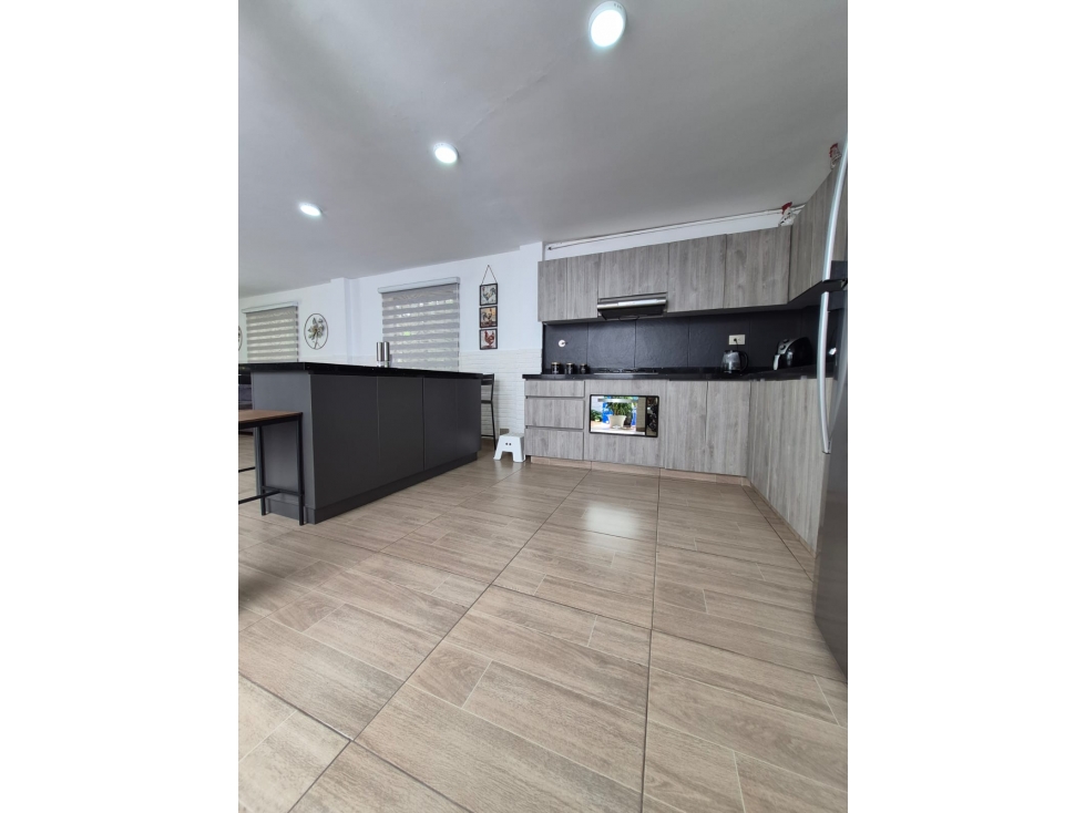 ESPECTACULAR CASA DE 2 PISOS MAS TERRAZA EN LA ESTRELLA — foto 6