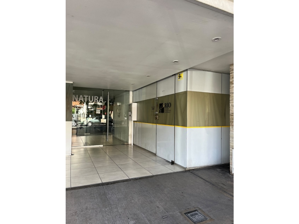 VENTA | PERMUTA | LOCAL con COCHERA | PLAZA MITRE — foto 2