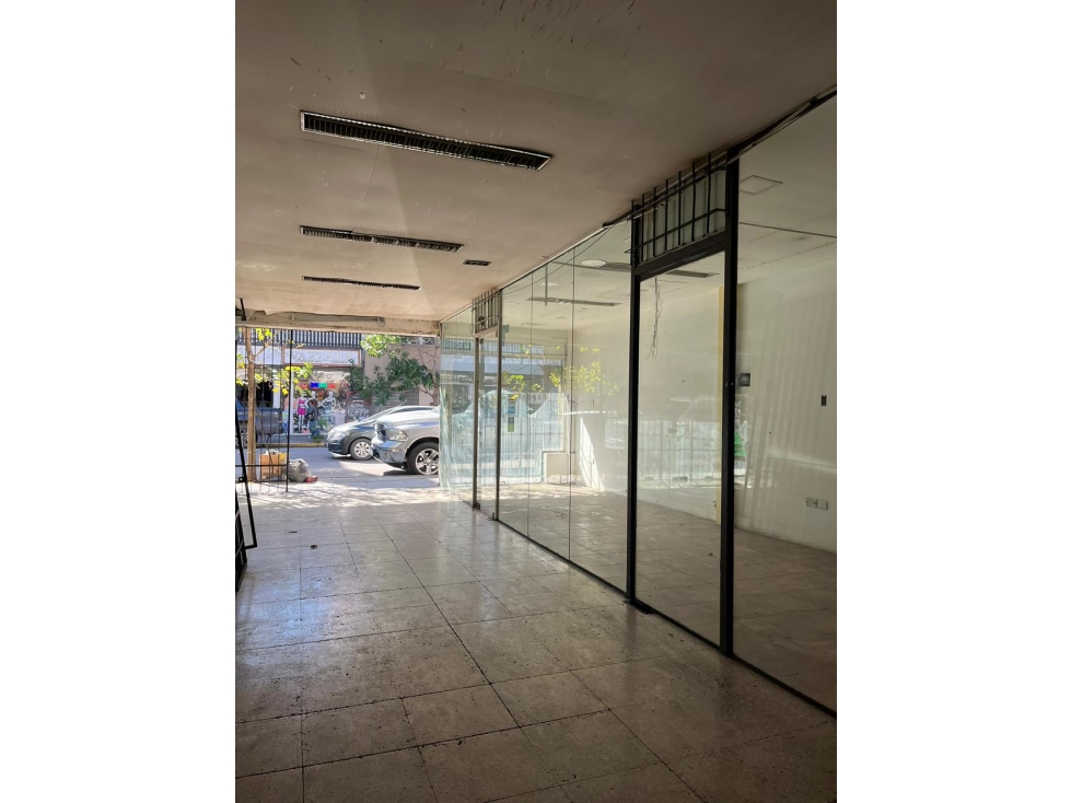 VENTA | LOCALES | GALERIA | SALON | ZONA PUERTO - 4