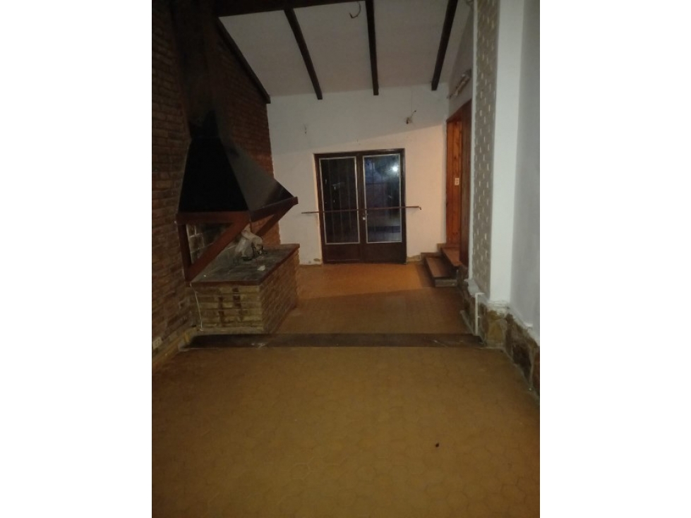 CASA EN VENTA A RECICLAR ZONA CENTRO — foto 5