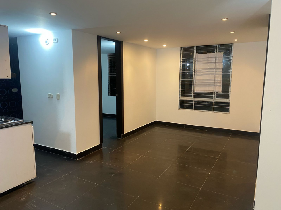 Venta Apartamento CAstilla Valladolid Primer Piso Bogota - 2