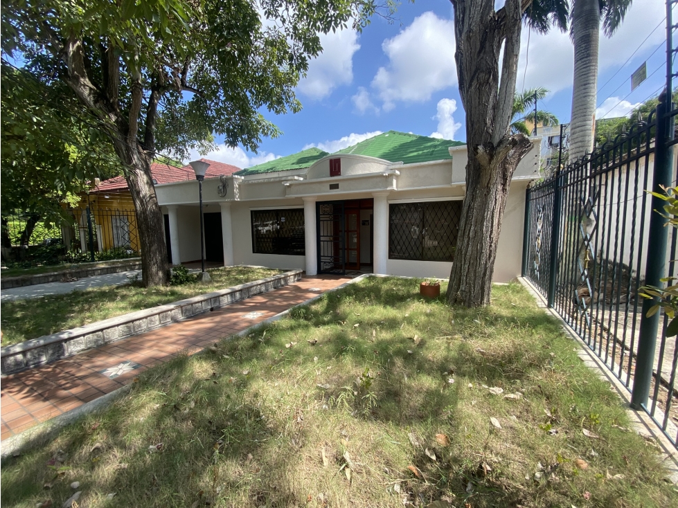 Casa comercial en arriendo Prado