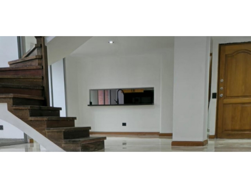 VENDO PENTHOUSE LAURELES — foto 2