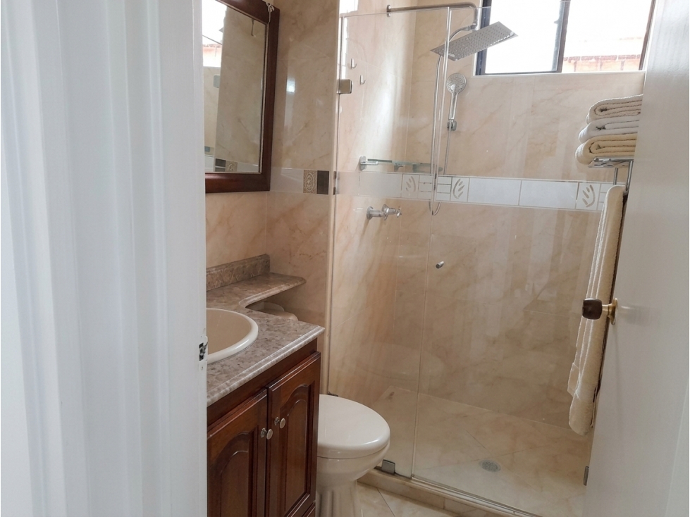 Se Vende Apartamento cerca al segundo parque de laureles — foto 5