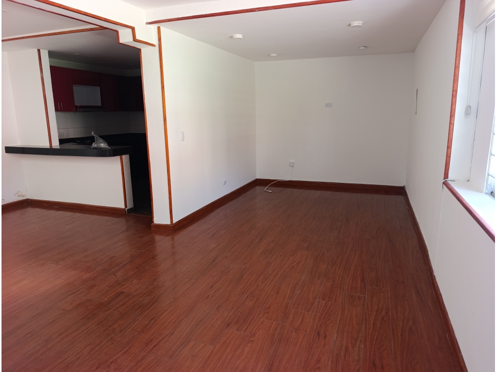 VENTA CASA CON 2 LOCALES MAZUREN/SANTA HELENA (MG)