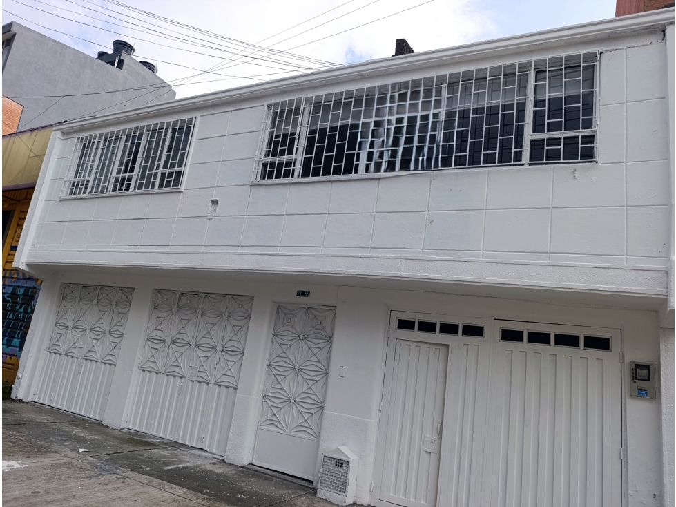 VENTA CASA COMERCIAL ORQUIDEAS (MG)