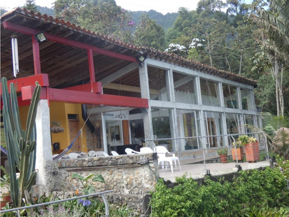 CASA ENVIGADO SECTOR LA CATEDRAL