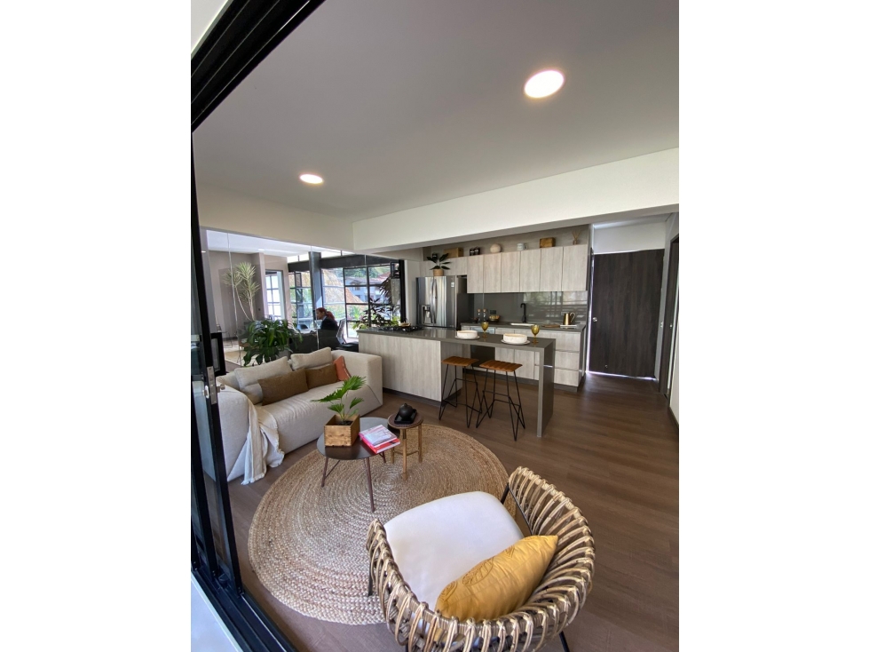 APARTAMENTO EN LA UNIDAD MAS COMPLETA DEL RETIRO — foto 3