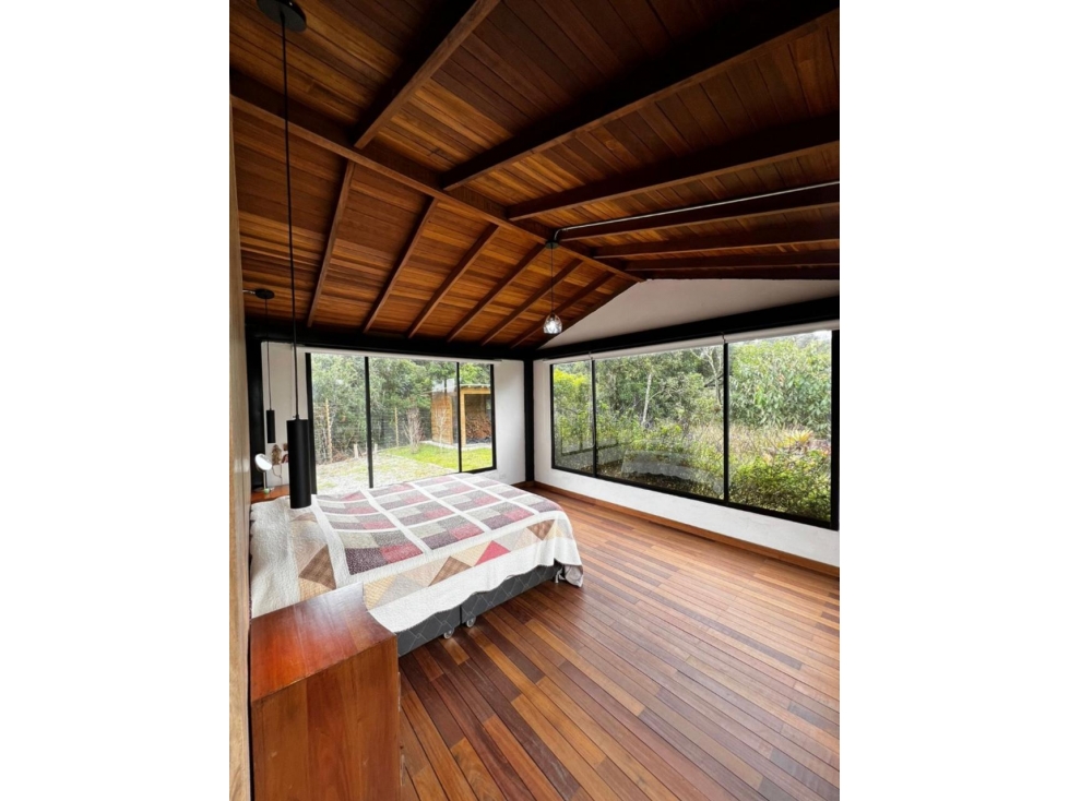 HERMOSA CASA DE UN SOLO NIVEL CAMPESTRE ENVIGADO ALTO DE LAS PALMAS — foto 2