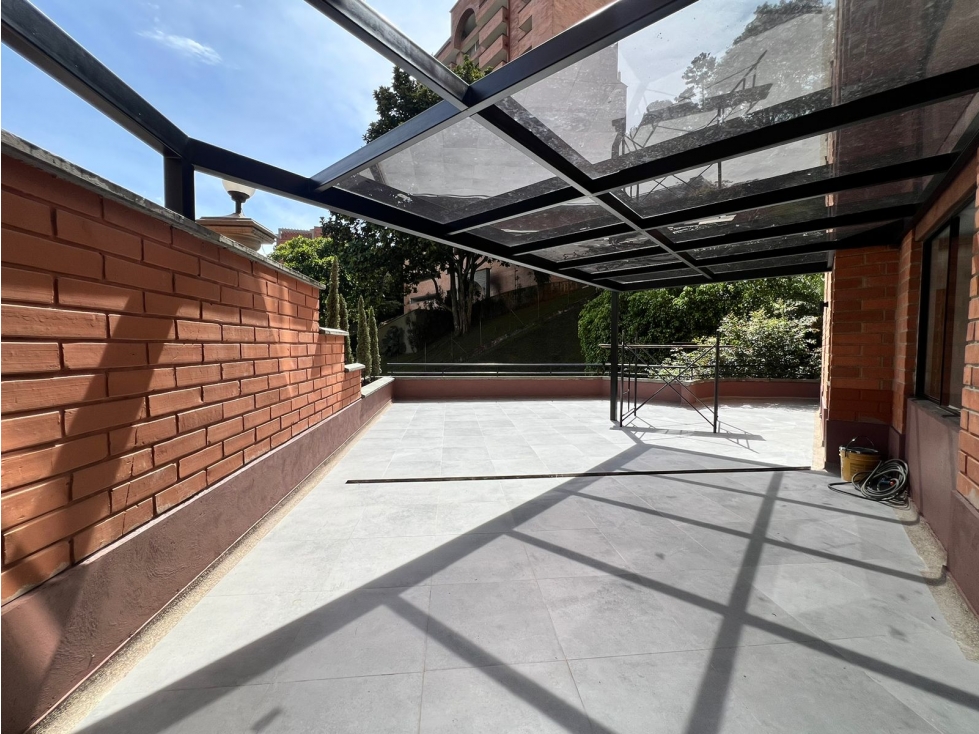 HERMOSO APARTAMENTO POBLADO COUNTRY CLUB TOTALMENTE REMODELADO — foto 4