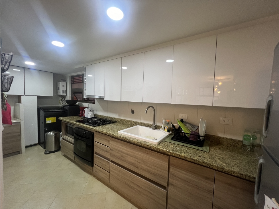 APARTAMENTO AMPLIO ENVIGADO SECTOR ZUÑIGA — foto 4