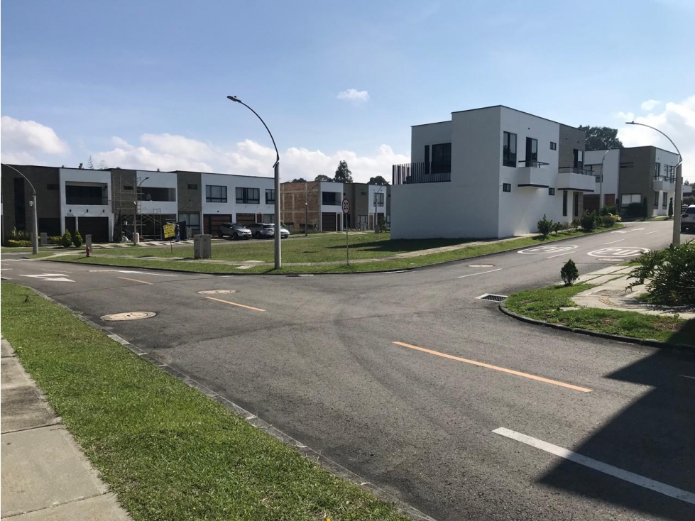 CONSTRUYE TU CASA EN LOTE LLANOGRANDE EXCELENTE UBICACION — foto 6