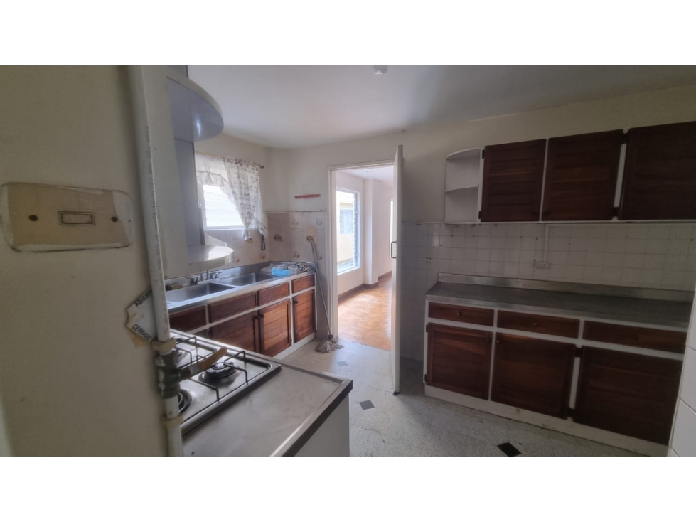APARTAMENTO EN LAURELES PARA REMODELAR EXCELENTE PRECIO METRO2 — foto 3