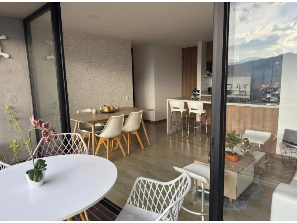 HERMOSO APARTAMENTO MODERNO CON HERMOSA VISTA EN ENVIGADO — foto 2