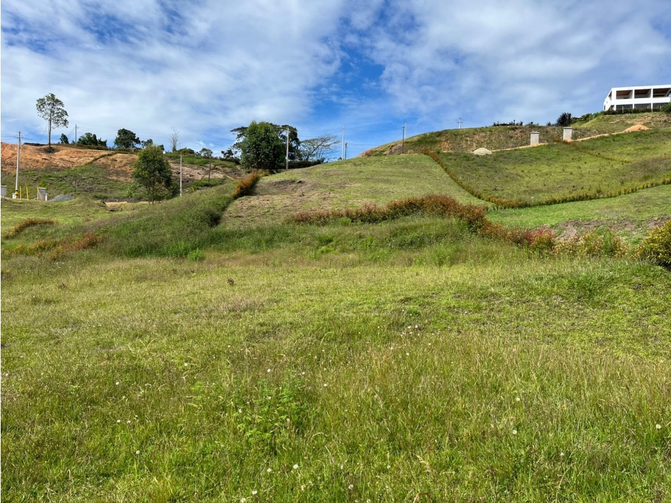 LOTE CAMPESTRE MARINILLA JUNTO AL CAMPO DE GOLF